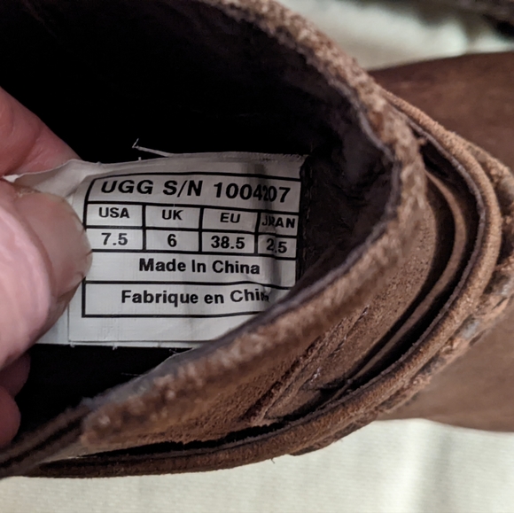 UGG Chelsea booties, sz 7.5 - Picture 10 of 16